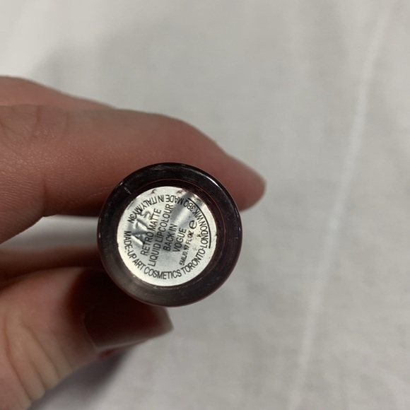 NO BOX - MAC Cosmetics Back In Vogue Lip Gloss M -15 - Picture 4 of 5